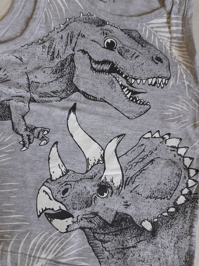 Tee-shirt sans manches T 5 ans - photo numéro 2