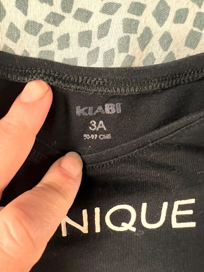 TEE shirt I’m unique Kiabi taille 3ans - photo numéro 2