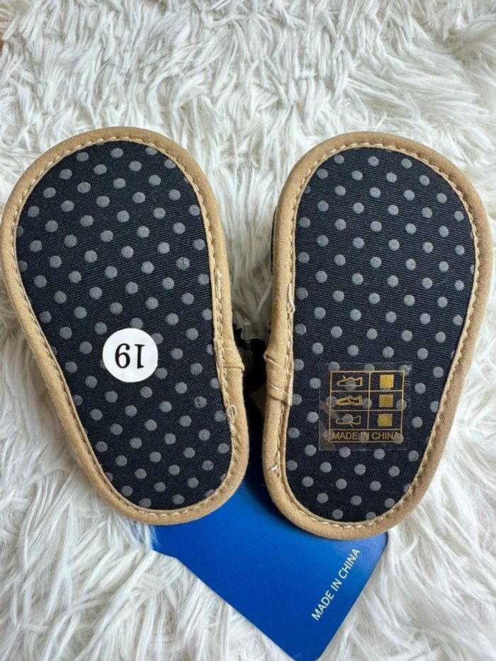 Paire de sandales / claquettes shein taille 19 - photo numéro 4