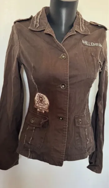 Très belle pièce vintage, trench millenium vintage