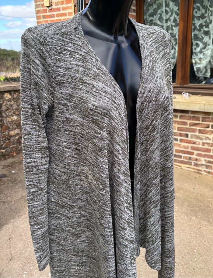 🌸 Gilet long kaki Jennyfer 🌸 - photo numéro 2