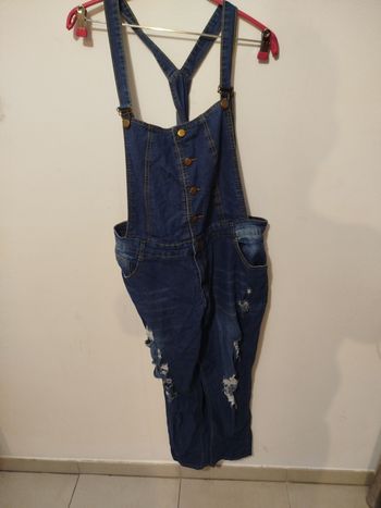 salopette trouée taille 44