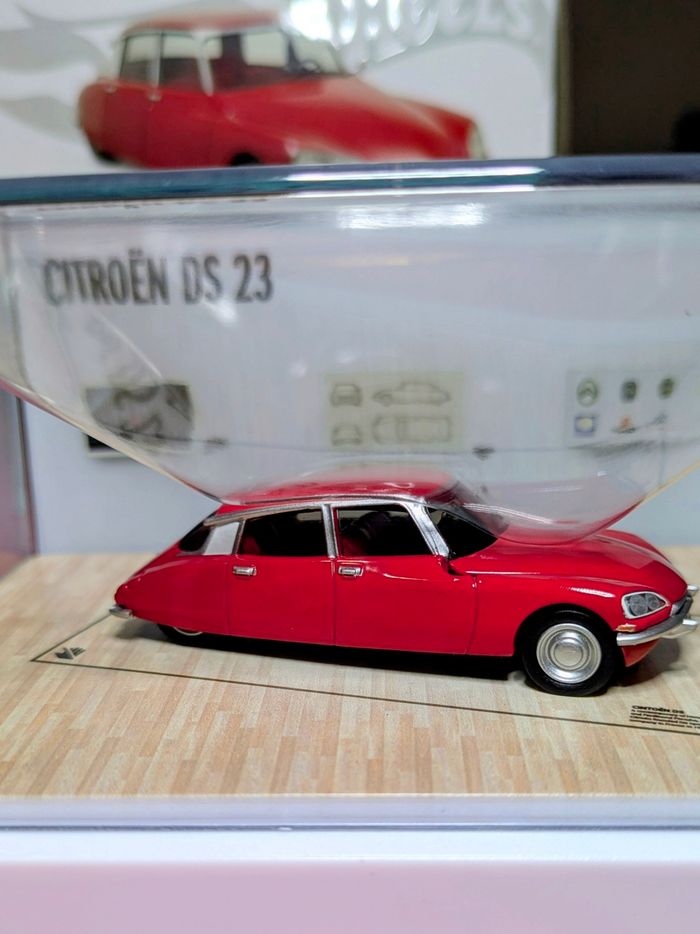 Hot Wheels Citroën DS 23 Sedan