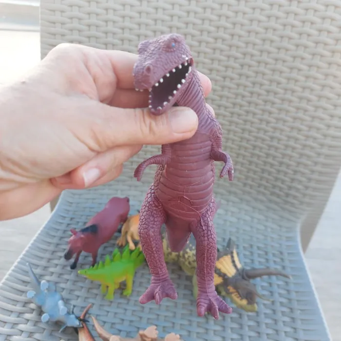 Lot 8 dinosaures et 2 chevaux - photo numéro 8