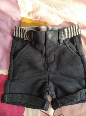 Short tao 23m neuf