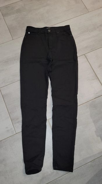 Jean skinny Bershka, taille 36.