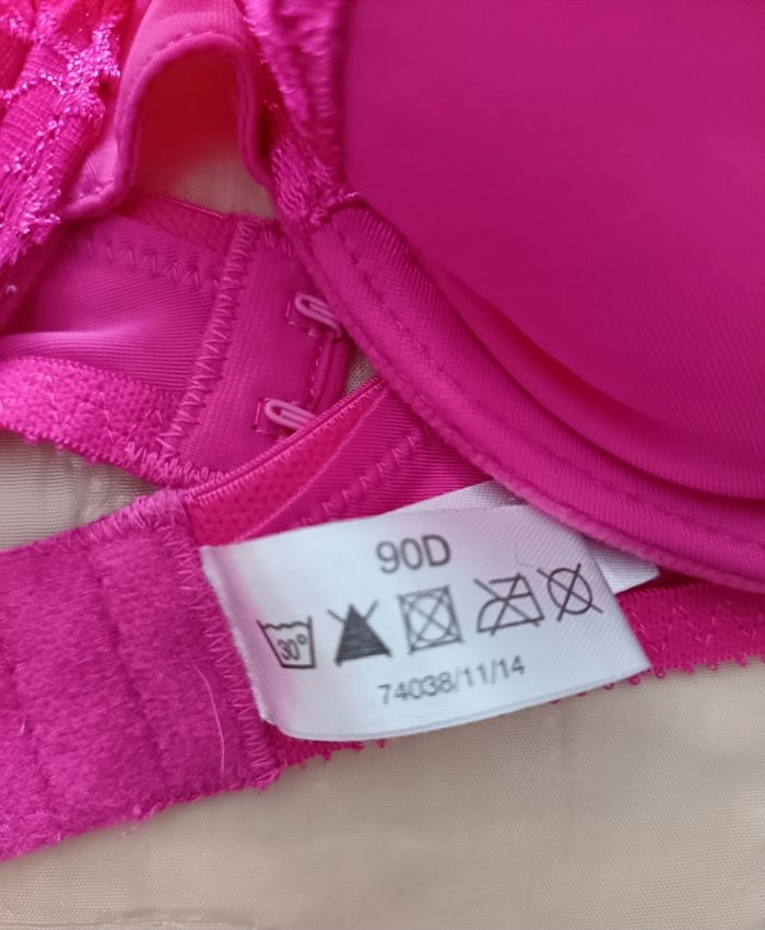Soutien gorge fushia 90 D - photo numéro 3