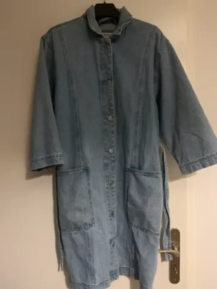 Veste en jean longue avec ceinture - photo numéro 4