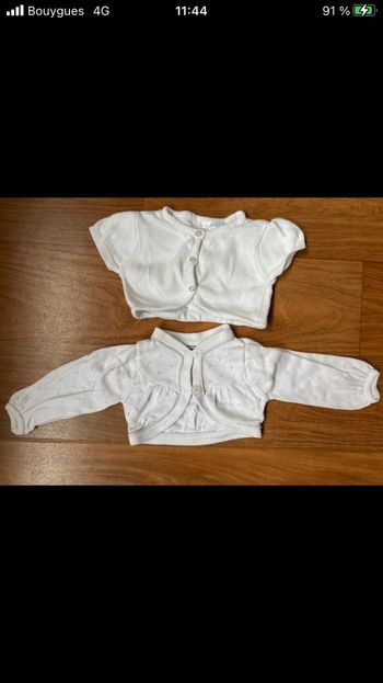 Gilet boléro 6 mois lot de 2
