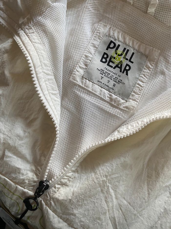 Haut imperméable coupe vent avec capuche Pull & Bear taille S Neuf - photo numéro 12