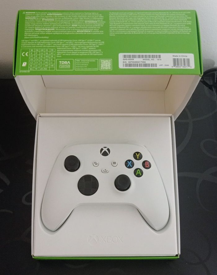 😍 manette Xbox séries/one/pc robot white en boite - photo numéro 3