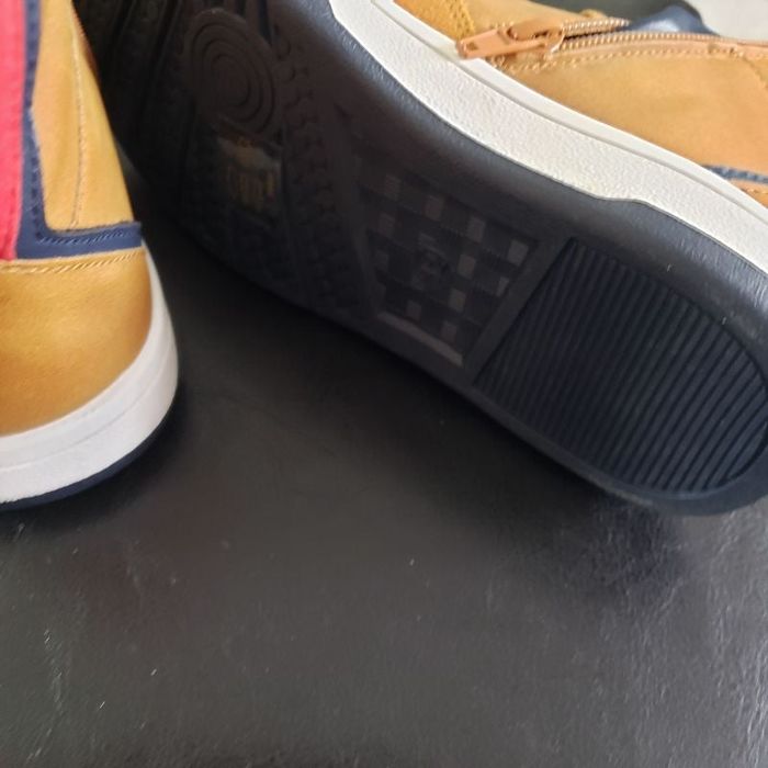 Baskets neuves pointure 32