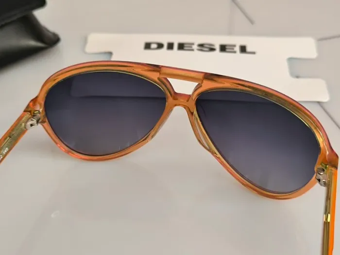 DIESEL lunettes de soleil UV3 - Monture orange & verres effet miroir - photo numéro 3