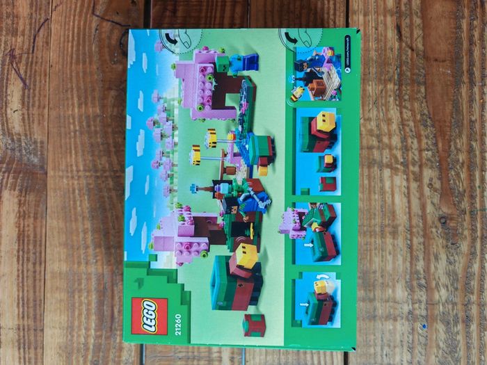 Lego Minecraft : jardin des cerisiers Neuf - photo numéro 2
