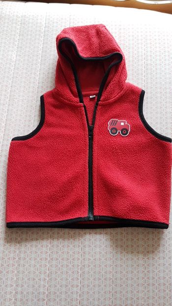 Gilet manche courte rouge neuf