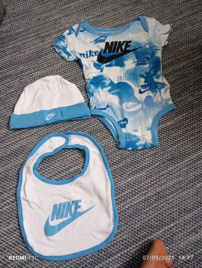 Ensemble Nike