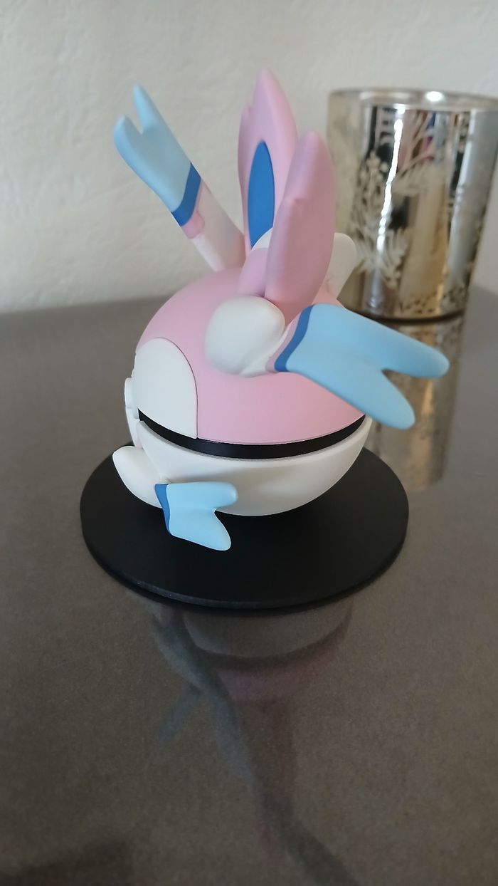 Pokeball Nymphali - photo numéro 2