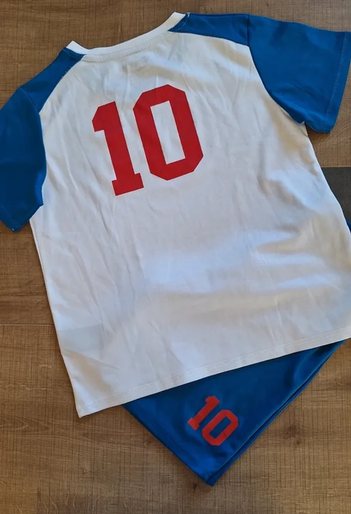 Tenue de foot 10/12 ans blanche et bleue - photo numéro 3
