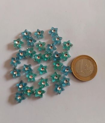 Lot de 28 perles avec strass