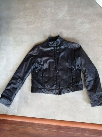 Blouson court noir Taille 38 Etam