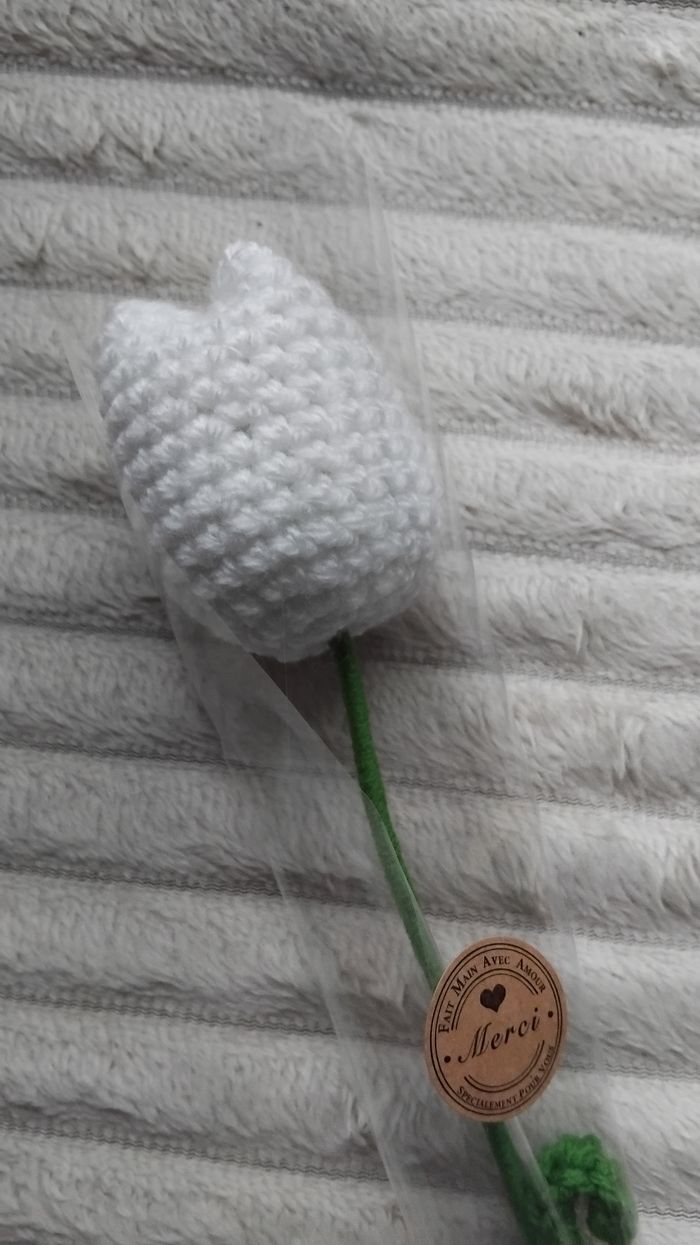 Fleur éternelle tulipe blanche crochet - photo numéro 1