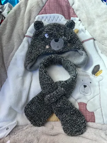 Bonnet et écharpe