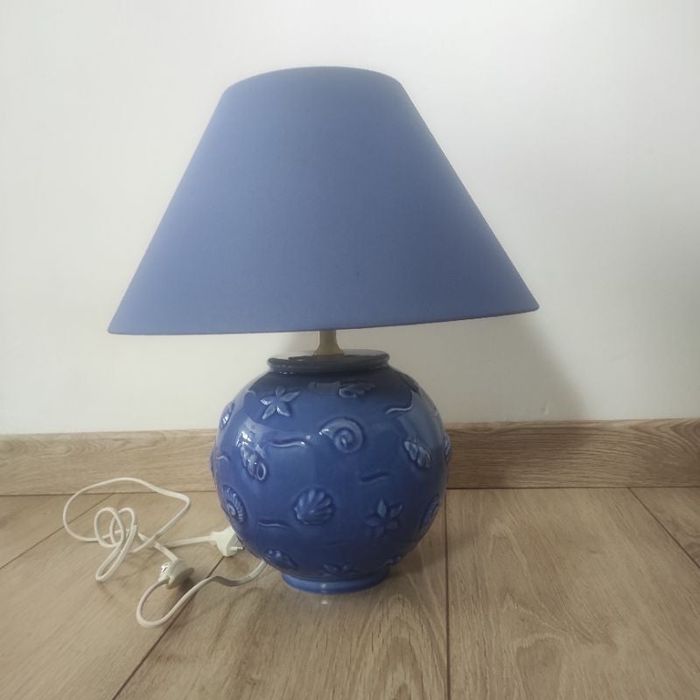Lampe boule bleue motif coquillage