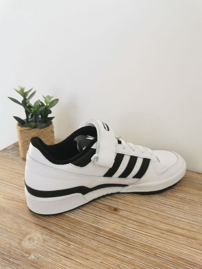 Baskets Sneakers en cuir Forum Low Adidas Pointure 43 ⅓ - photo numéro 4