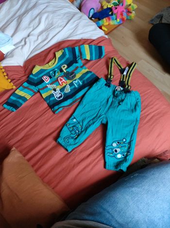 Ensemble salopette + t-shirt manches longues 6 mois