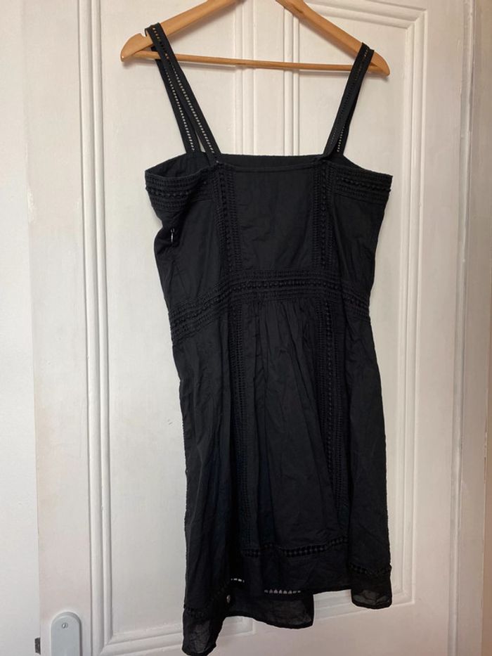 Robe noir broderies - photo numéro 4