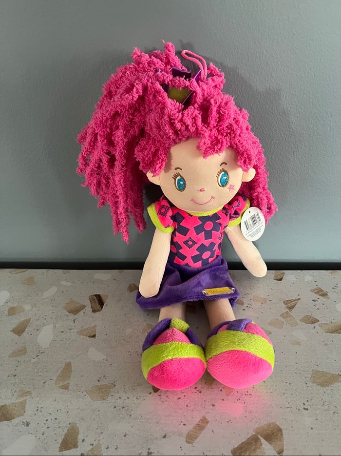 Poupée peluche neuve