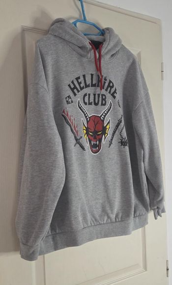 SWEAT À CAPUCHE HELLFIRE CLUB – STRANGER THINGS – XL OVERSIZE