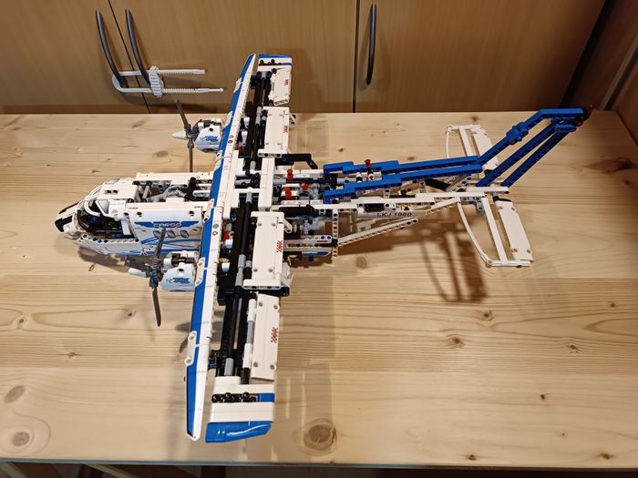 Lego Technic 42025 Avion cargo Monté, Complet et Fonctionnel - Etat Neuf - photo numéro 4