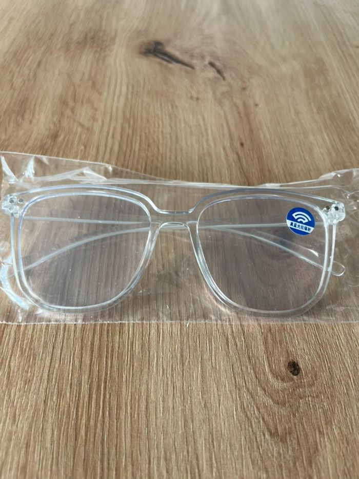 Lunettes lumières bleues neuves - photo numéro 4