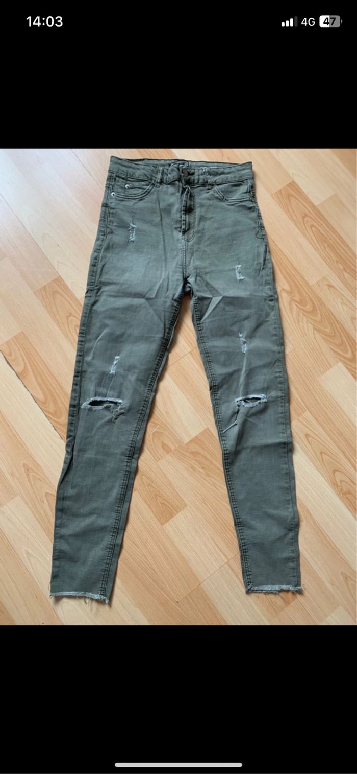 Super Skinny Bershka kaki 38
