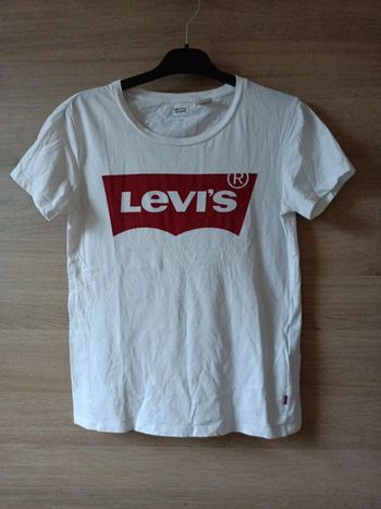 16. T-shirt Levi's xxs