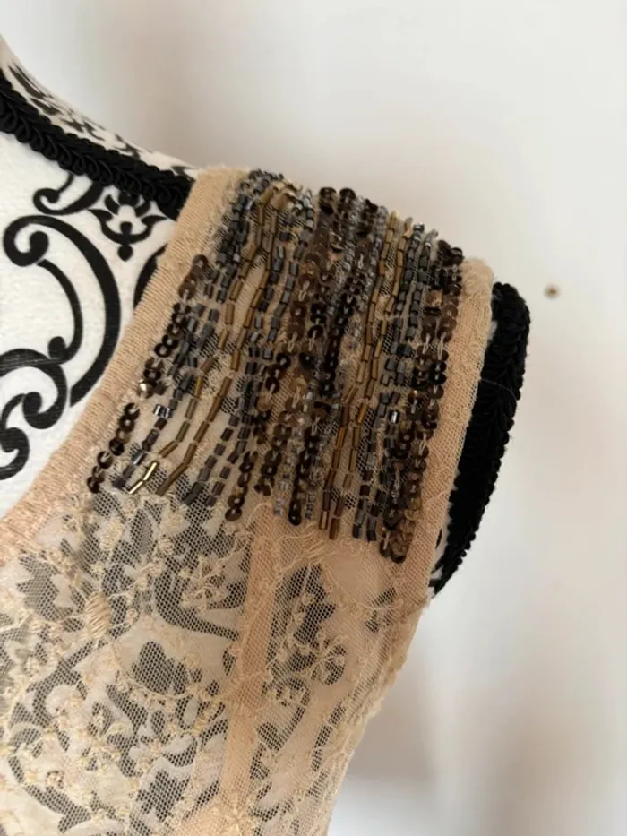 Petite robe en dentelle doublée taille 36 - photo numéro 3