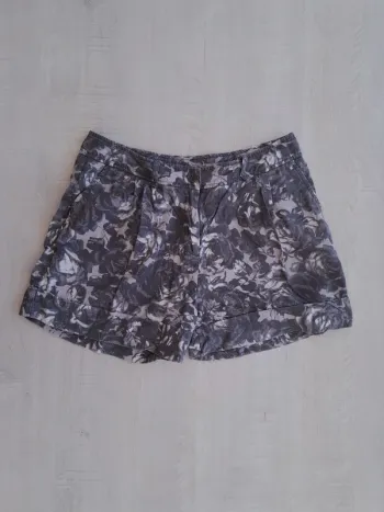 Short H&M fleuri gris - taille 36 - été