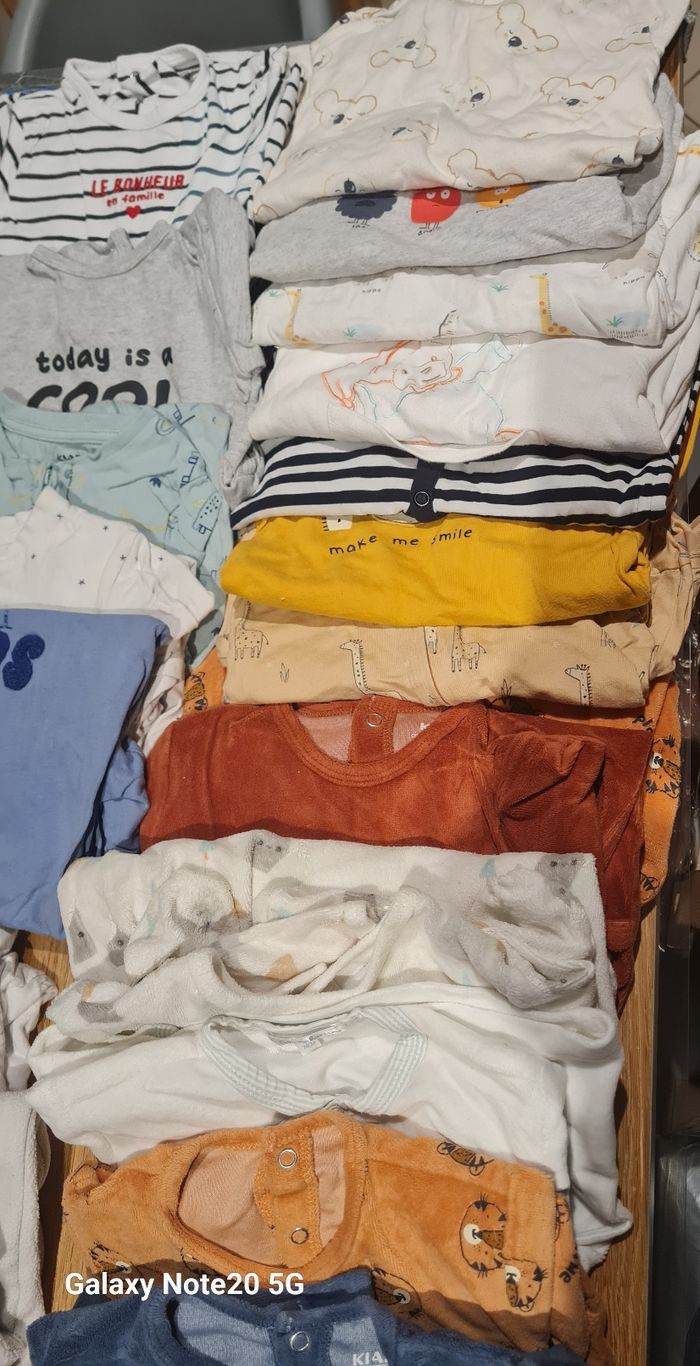 Diverses pyjamas 12 mois - photo numéro 3