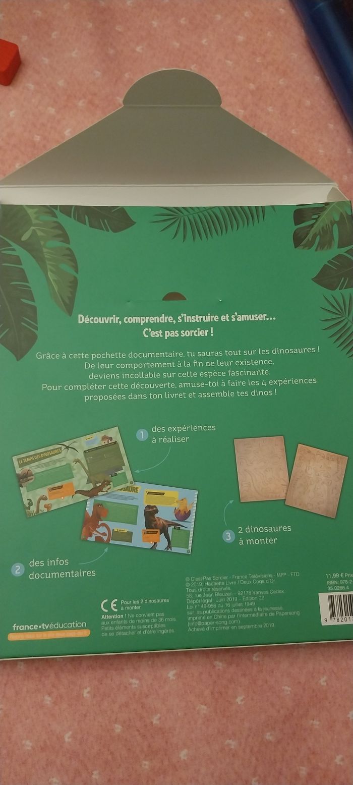 Pochette sur les dinosaures C'est pas Sorcier - photo numéro 2