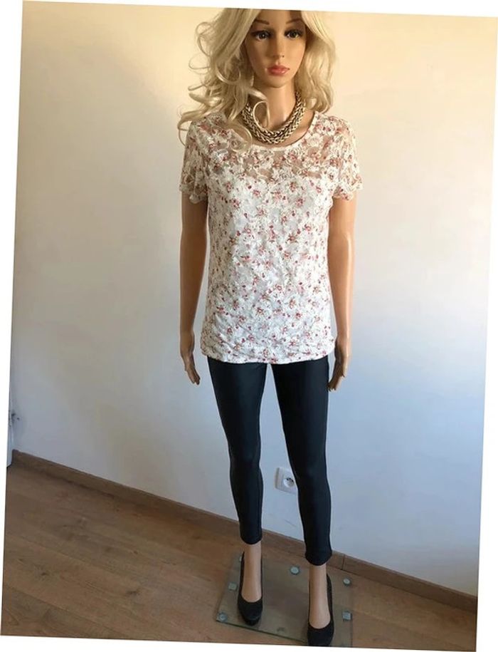 Haut blanc écru en dentelle à manches courtes Mim taille S TBE - photo numéro 3