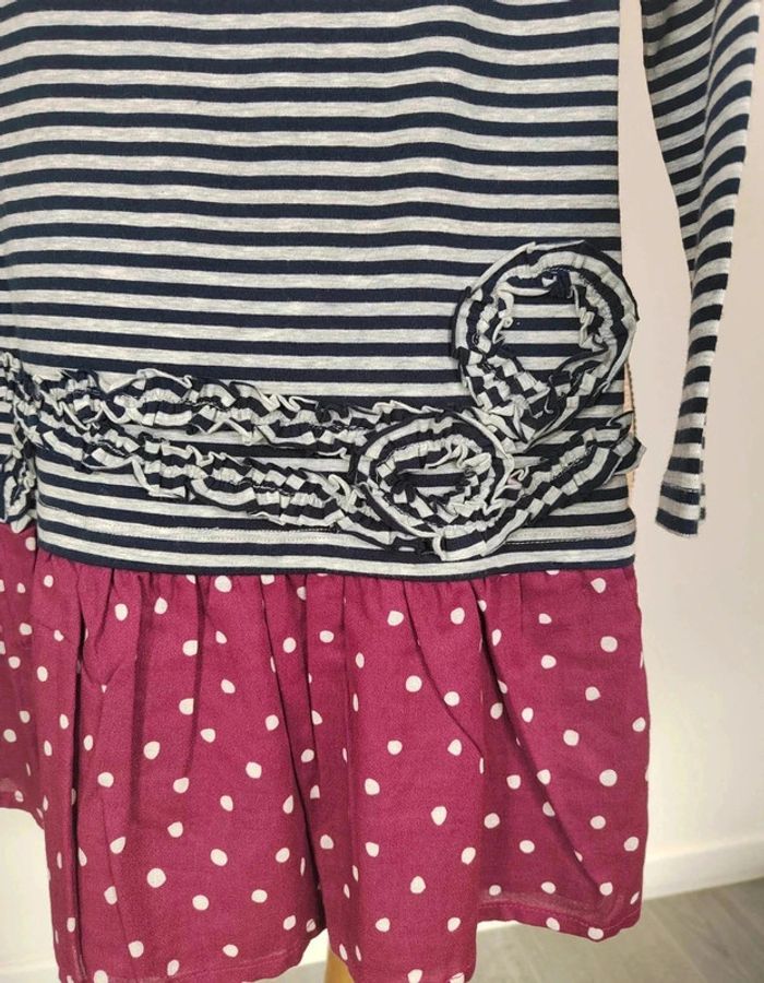 30 € Robe Confetti Bleu marine et bordeaux Rayures et à pois 6 ans Neuve sans étiquette - photo numéro 3