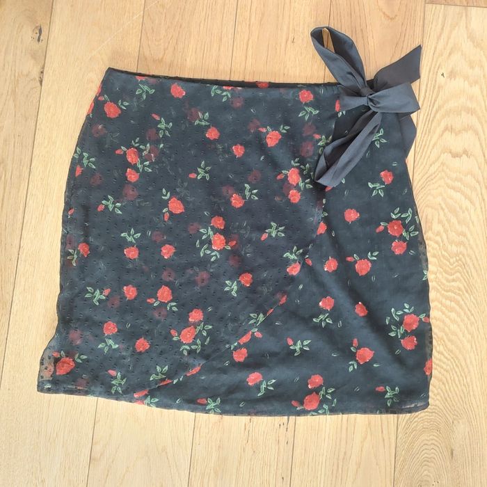 Jupe courte à fleurs