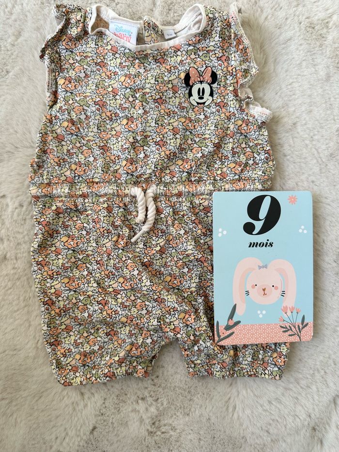 Barboteuse Disney Minnie fleuris 9 mois très bon état