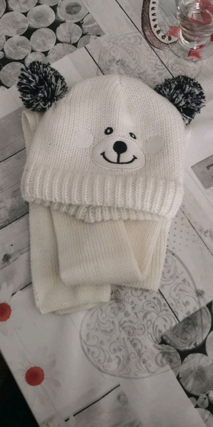 Bonnet + écharpe bébé