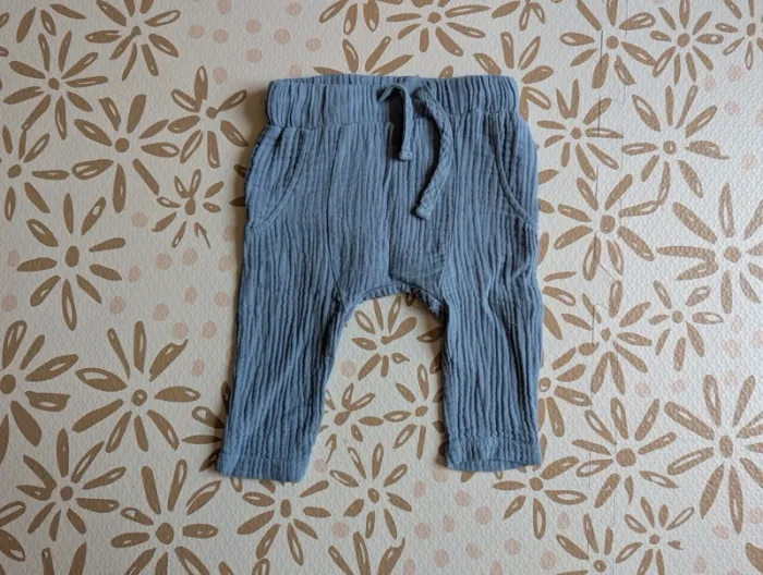 Lot shorts et pantalons 3 mois TBE - photo numéro 6