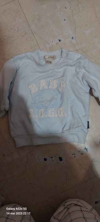 Sweat H&M taille 2 à  4 mois