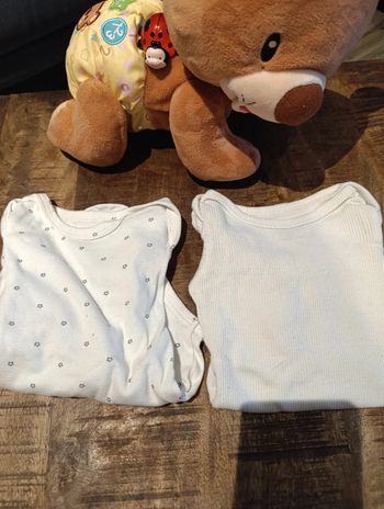 Lot 2 bodies ML kiabi 6 mois