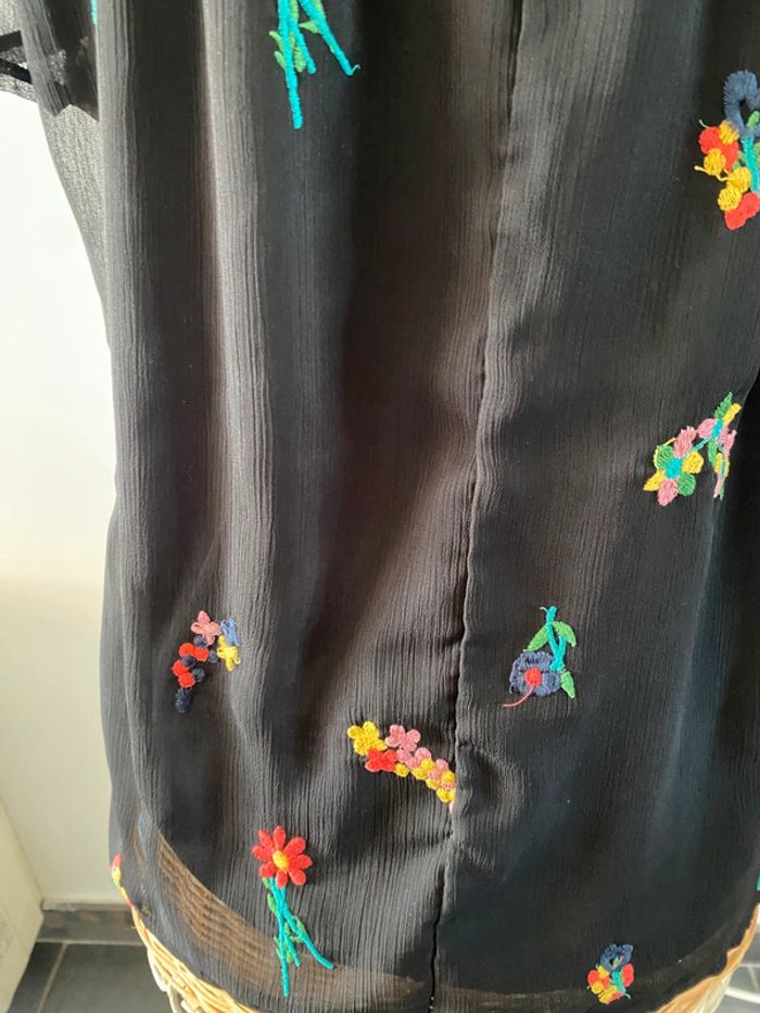 Blouse Miss Glammy Paris noire avec broderies fleurs multicolores taille 40 - photo numéro 6