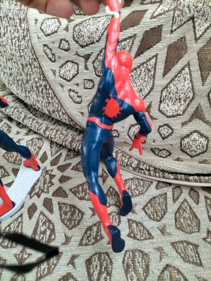 Lot de 2 figurines spiderman - photo numéro 9